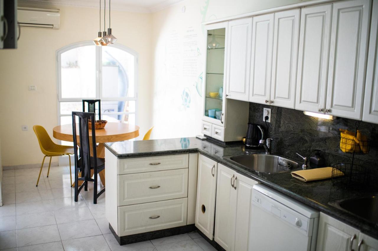 Spacious By The Orient Hotel - 4 Bdr Apartment Ierusalim Exterior foto