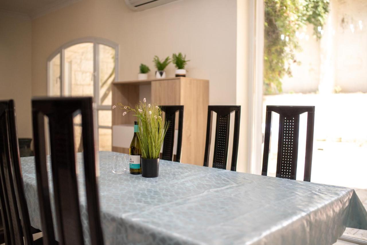 Spacious By The Orient Hotel - 4 Bdr Apartment Ierusalim Exterior foto