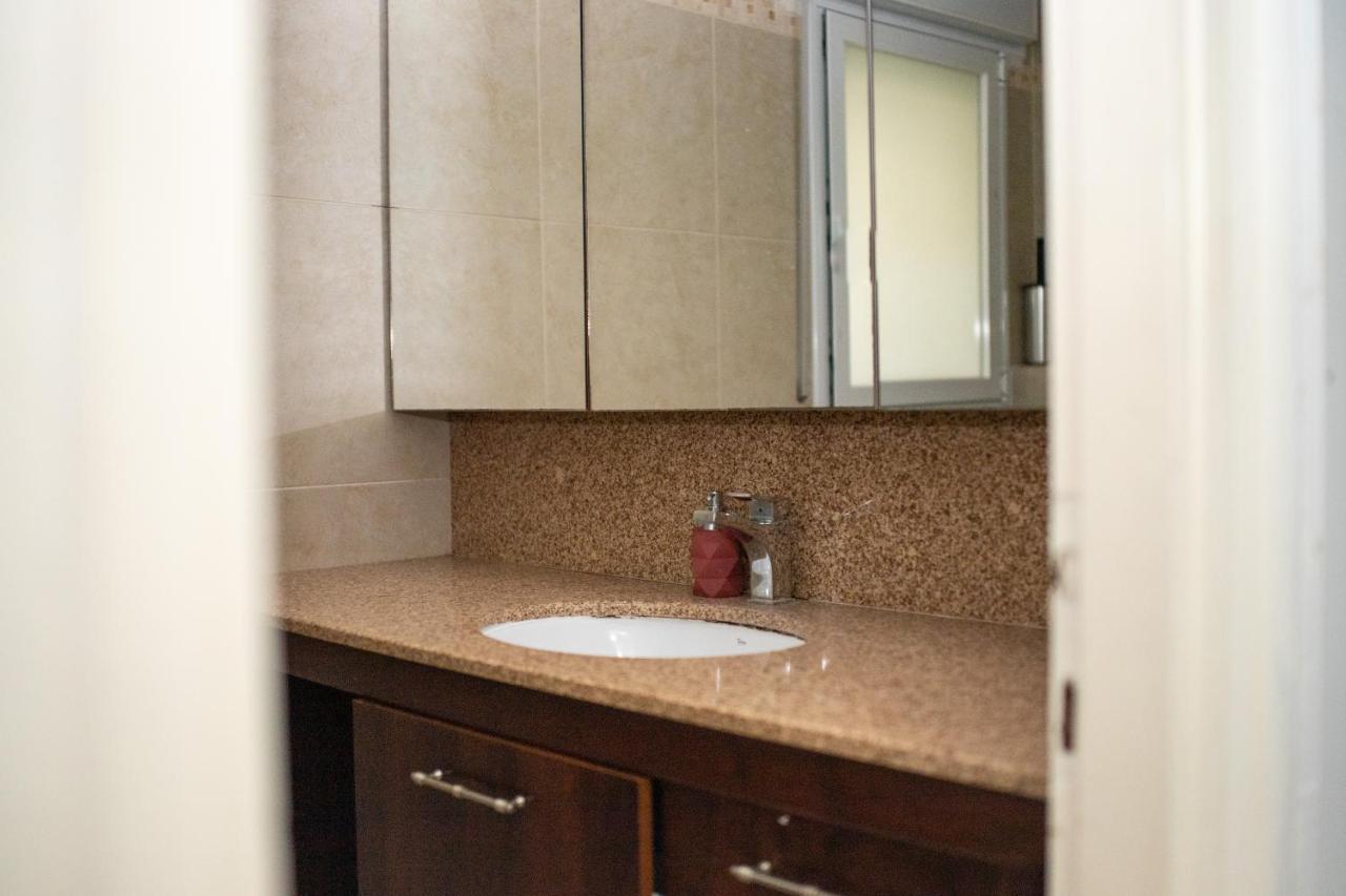 Spacious By The Orient Hotel - 4 Bdr Apartment Ierusalim Exterior foto